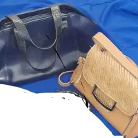 قیمت هر دو کیف  باهم ۲۲۰