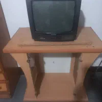 تلویزیون و میز ان