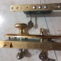 قفل دزدگیر  دستگیره ..قفلش  کامل سلامت