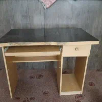 میز کامپیوتر سالم در حد