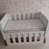 تخت خواب نوزاد بهمراه تشک طبی