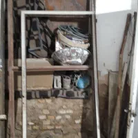 یک‌چهارچوب‌اهنی‌ودولنگه‌درب‌چوبی