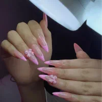 اف  ناخن و مژه