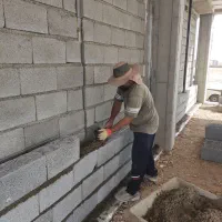 بنا و کاشیکار و سفتکار هستم در گنبد