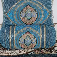 بالشت و پشتی در حد نو