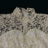 تعدادی لباس نو