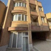 ویلایی ۳ طبقه خیابان آیت