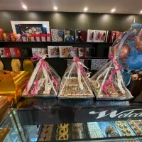 فروش قنادی‌در حال کار