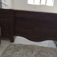 یک عدد میز مدیریت