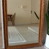اینه با قاب سلطنتی