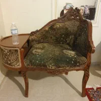 صندلی و میز تلفن