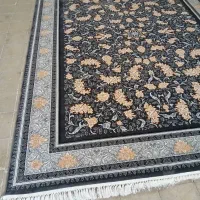 فرش گل برجسته گیسو زمینه کرم سورمه ای