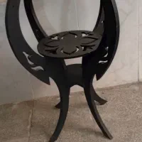 میز چوبی گلدان