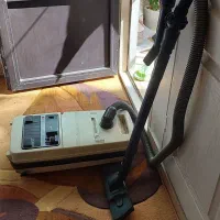 فروش یک عدد جاروبرقی AEG اصل با لوازم جانبی .|جاروبرقی، جارو شارژی، بخارشو|تهران, افسریه شمالی|دیوار