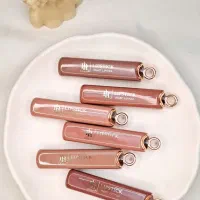 اکسسوری،لوازم آرایش فروش به صورت حضوری و اینترنتی