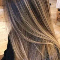 سالن آرایشی رنگ وشنیون ومکاپ|خدمات آرایشگری و زیبایی|زنجان, |دیوار