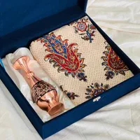 ست هدیه اداری گلدان الماس تراش 20 و رومیزی قلمکاری|صنایع دستی و سایر لوازم تزئینی|اصفهان, نقش جهان|دیوار