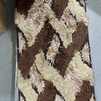 فرش ماکارونی، با دو عدد دم فرشی