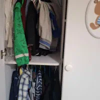 تخت وکمدبچه گانه|تخت و صندلی بچه|اصفهان, خانه اصفهان|دیوار