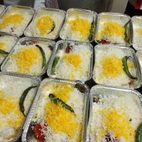 کارگر وسط کار آشپزخانه*منشی و سالن کار