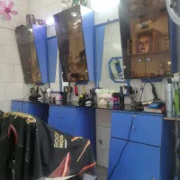 فروش فوقالعاده دکور پیرایش مردانه با صندلی کودک|آرایشگاه و سالنهای زیبایی|شیراز, کوزه گری|دیوار