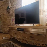 میز تلویزیون در حد نو رنگ زیبا و جدید