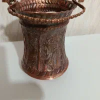 سطل مسی قلم کاری قدیمی. هنر اصفهان