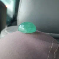 نگین انگشتر زمرد|جواهرات|کبودرآهنگ, |دیوار