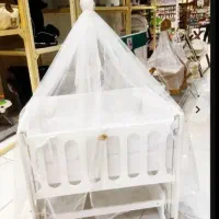 تخت کنار مادر گهواره ای