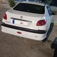 206 صندوقدار V8