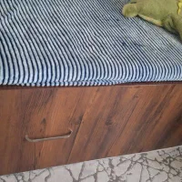 تخت|تخت و سرویس خواب|شاهین‌شهر, خانه کارگر|دیوار