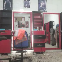 لوازم آرایش به فروش میرسد  با صندلی چرخدار