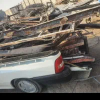 یک شاخه نبشی ۸  شش متری و یک قوطی ۸ چهارمتری و