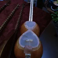 تار قدیمی دو مهر استاد قمر