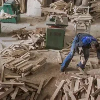 استخدام کارگر نجاری