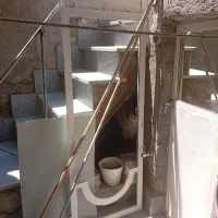 در فلزی بدون چهارچوب