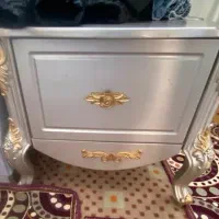 تخت خواب و آینه کنسول