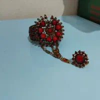 دستبند و سنجاق سینه