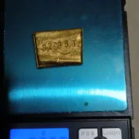 مقداری طلا بفروش میرسد