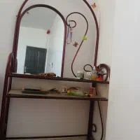 تخت خواب و میز آرایشی