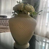 گلدان و گل