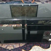 میز تلویزیون شیشه ای