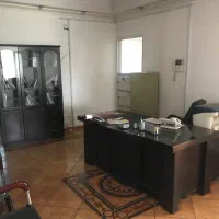 اجاره واحد اداری ۱۵۴ متر با تجهیزات دفتری فوری