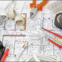 کارآموز برقکار با حقوق و مزایا