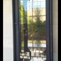 بوفه کاملا سالم.