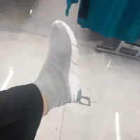 کتونی کتانی جورابی سایز ۳۸ که به سایز ۳۹ میخوره