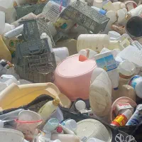 کارگر ماهر یا نیمه ماهر درکارگاه ضایعات پلاستیک