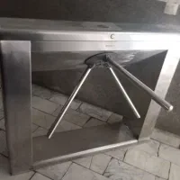 دستگاه ورود وخروج