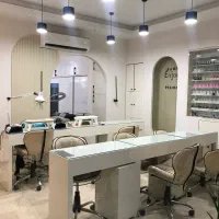 اجاره صندلی ناخن در محیطی ارام‌و حرفه ای