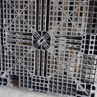 پالت پلاستیکی و چوبی
